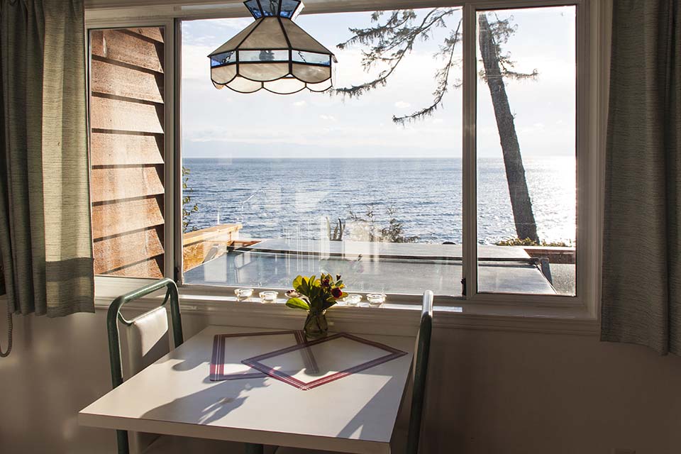 Ocean View Dining in Cottage 3